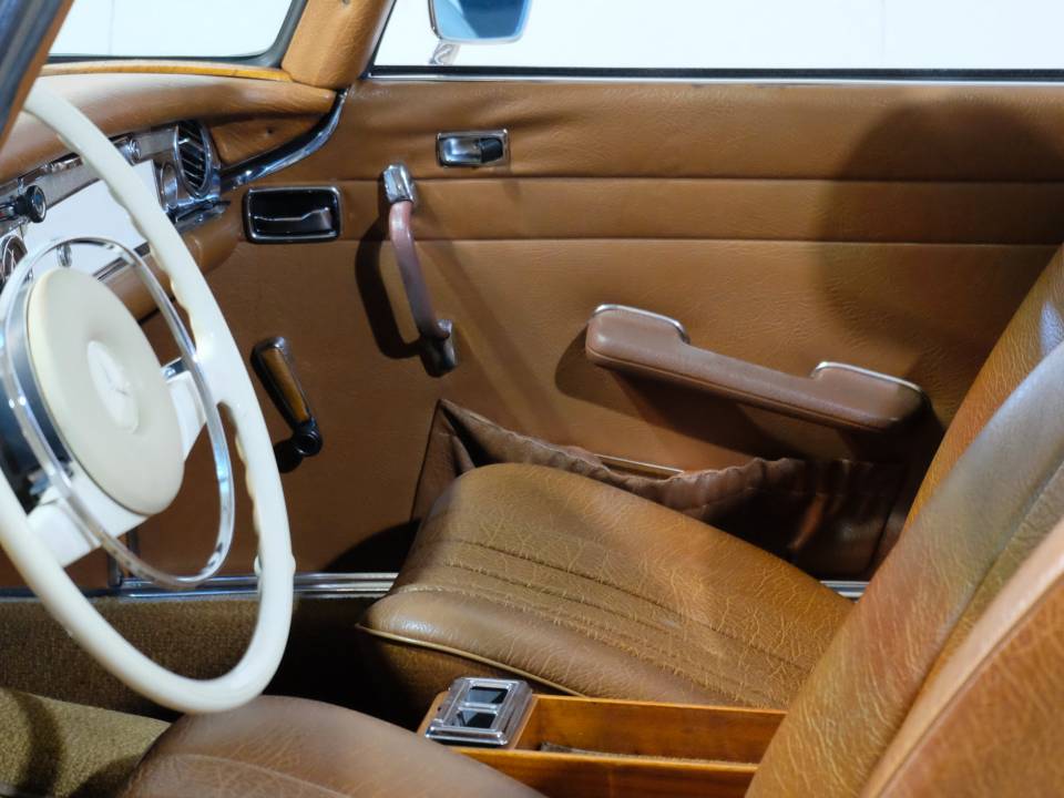 Image 10/21 of Mercedes-Benz 280 SL (1969)