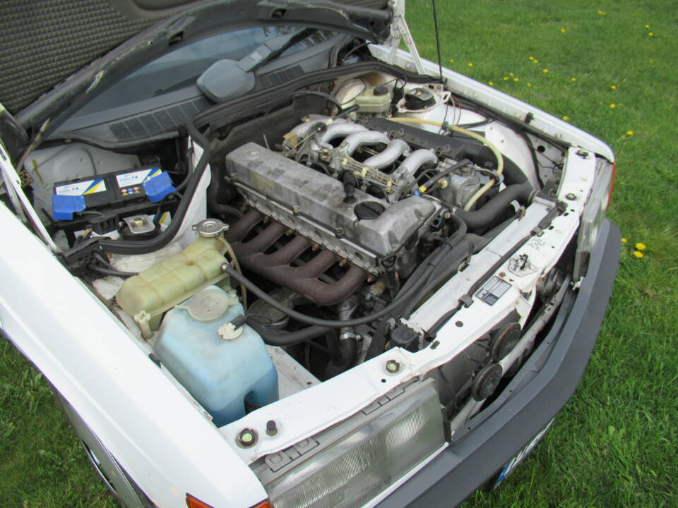 Bild 22/25 von Mercedes-Benz 190 D 2.5 (1986)
