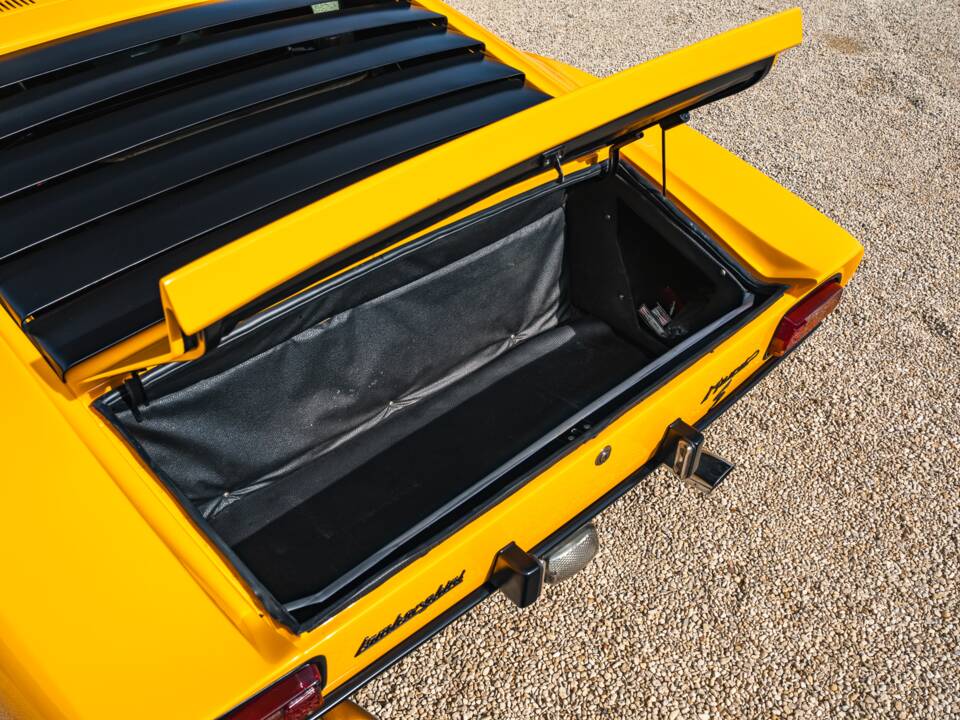 Afbeelding 32/56 van Lamborghini Miura P 400 S (1969)