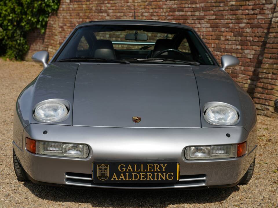Image 5/50 of Porsche 928 GTS (1993)