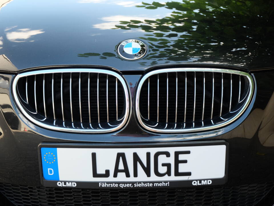 Image 23/51 of BMW M5 (2007)