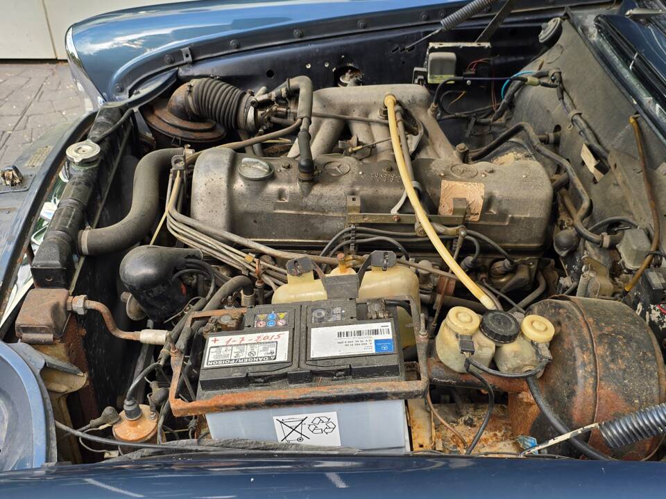 Image 34/34 of Mercedes-Benz 280 SE (1970)