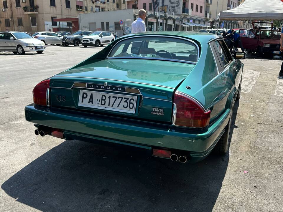 Image 2/6 de Jaguar XJ S H.E. (1984)