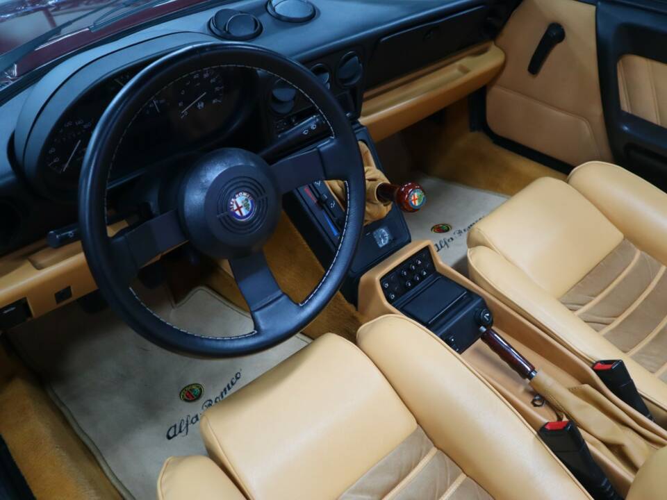 Image 27/58 de Alfa Romeo 2.0 Spider (1992)