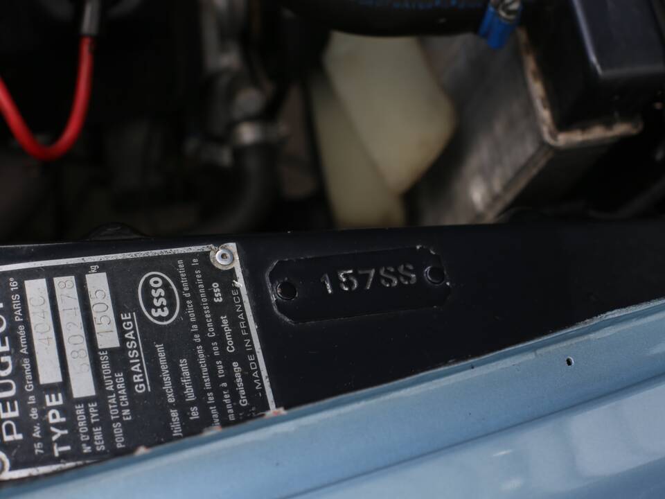 Image 52/56 of Peugeot 404 Coupé (1968)