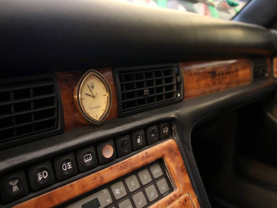 Bild 23/35 von Maserati Spyder (1991)