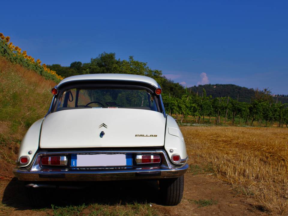 Image 9/20 of Citroën DS 19 Pallas (1968)