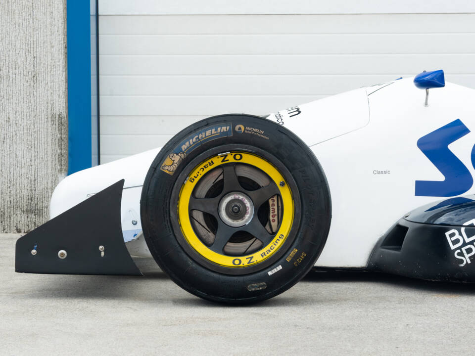 Image 9/64 of Dallara F392 Formula 3 (1992)