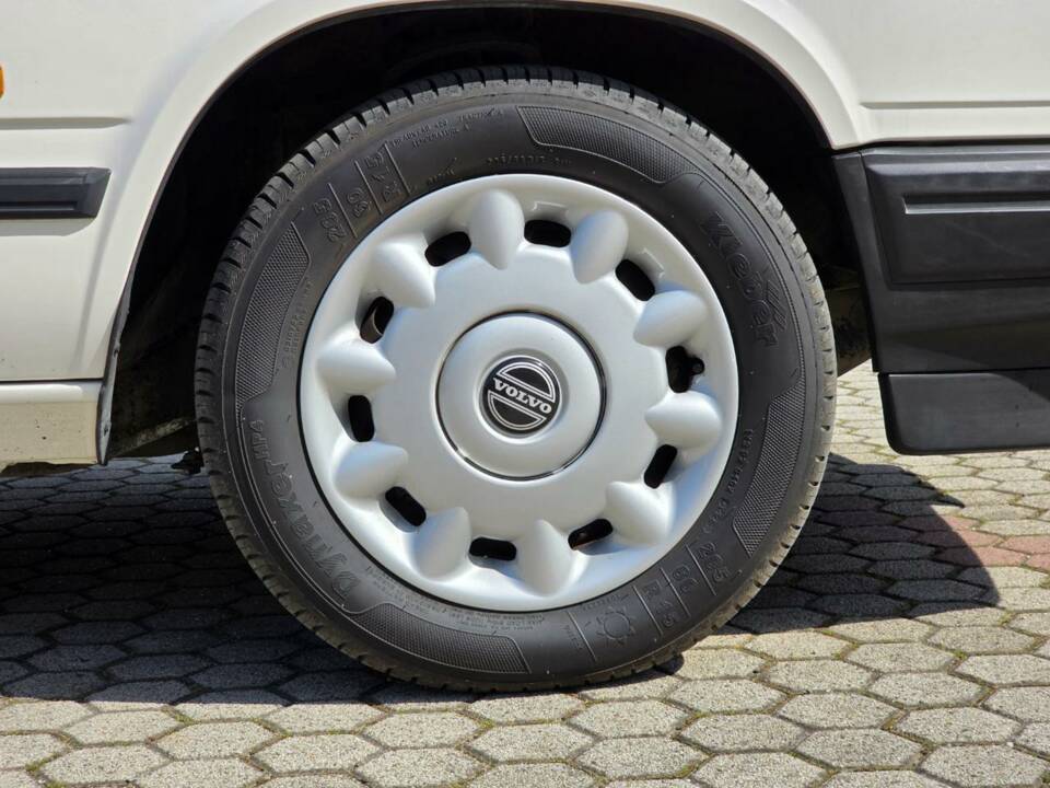 Bild 8/35 von Volvo 940 2.0i Turbo (1996)