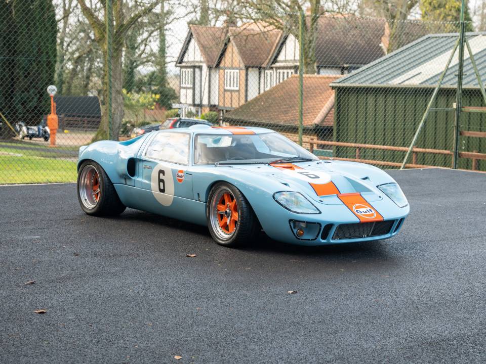 Image 3/32 of Ford GT40 (1965)