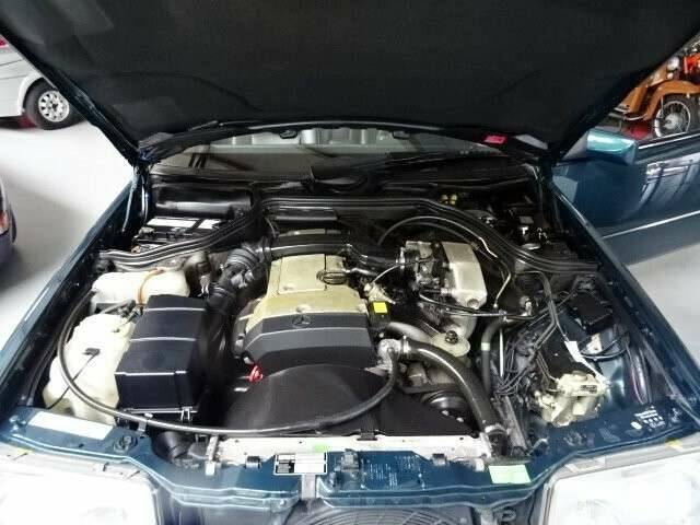 Bild 18/26 von Mercedes-Benz E 220 (1996)