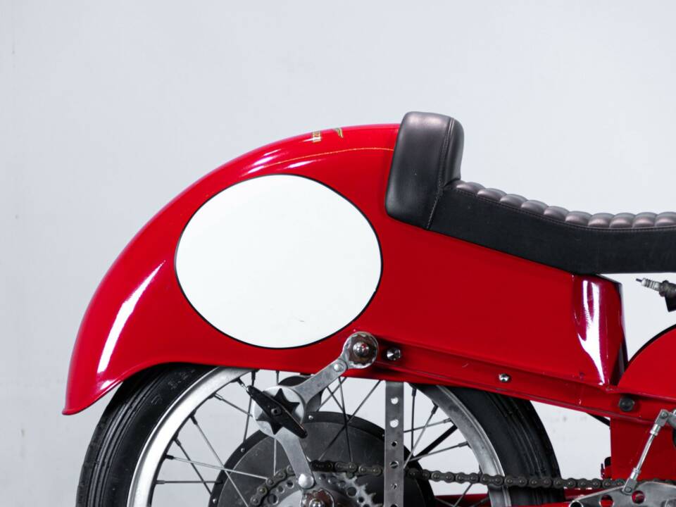 Image 27/50 of Moto Guzzi DUMMY (1948)