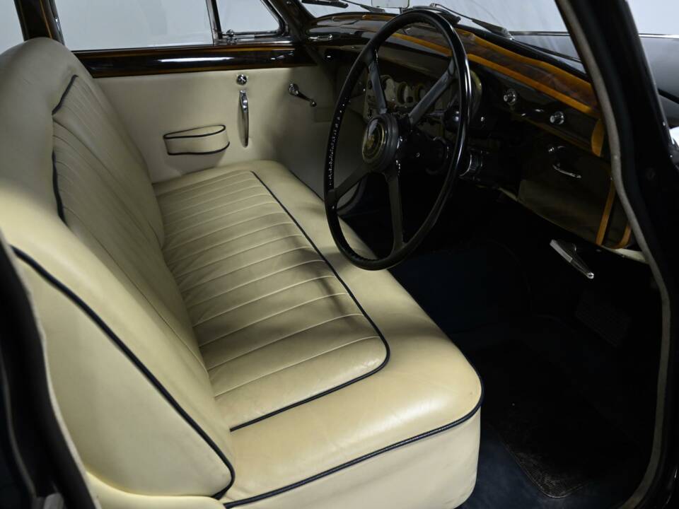 Image 30/50 of Jaguar Mk VIII (1958)