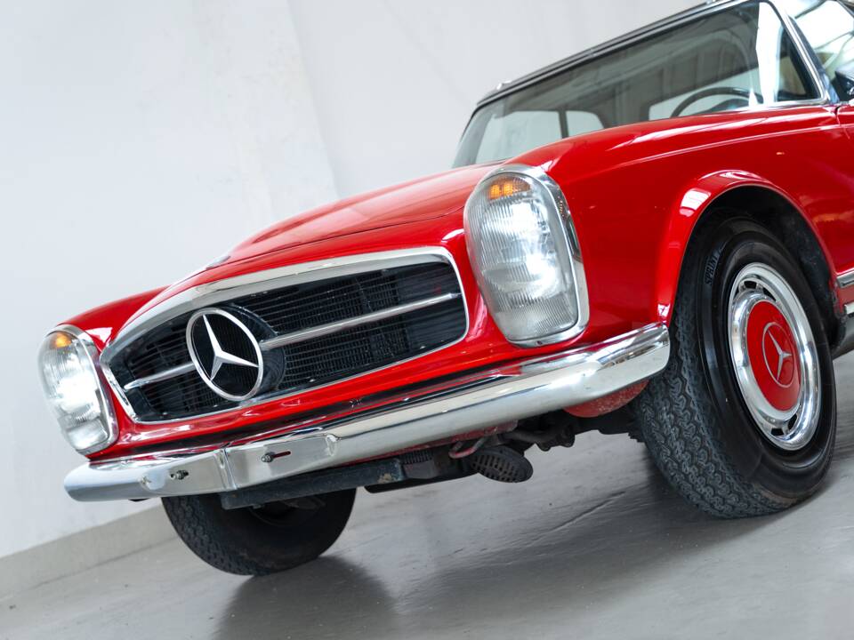 Image 32/35 of Mercedes-Benz 280 SL (1970)