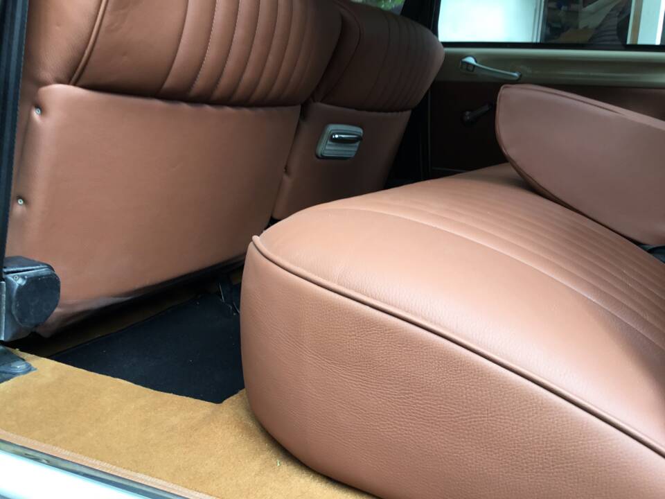 Image 75/82 de Citroën DS 20 (1974)