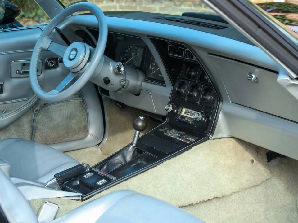 Image 27/50 of Chevrolet Corvette Indy Pace Car (1978)