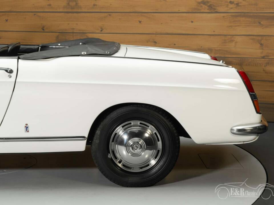 Imagen 8/8 de Peugeot 404 Convertible (1966)