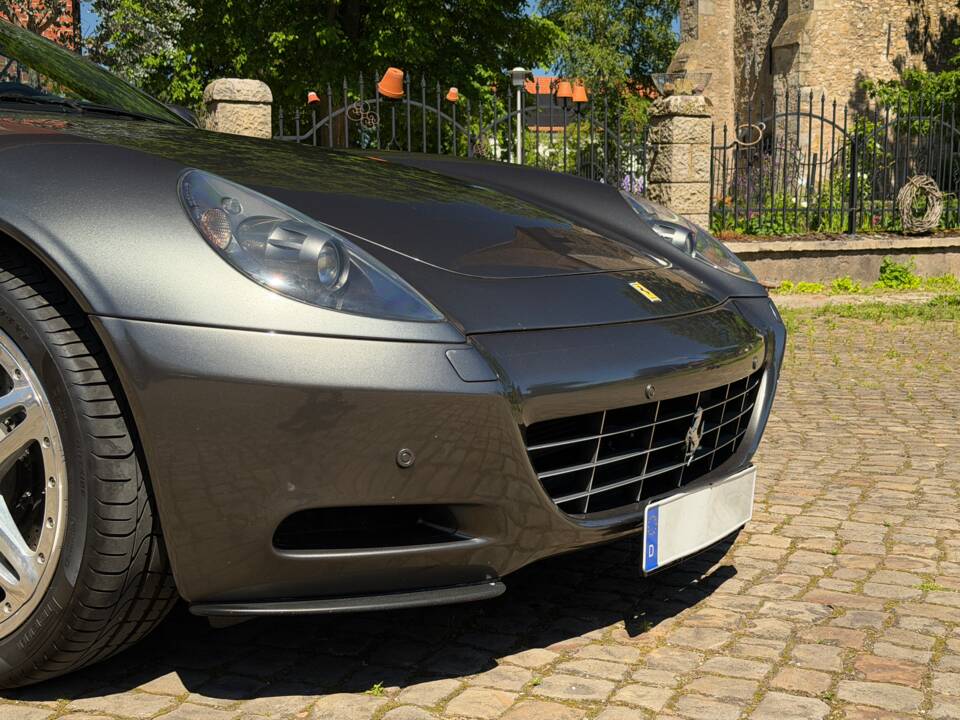 Afbeelding 39/74 van Ferrari 612 Scaglietti (2006)