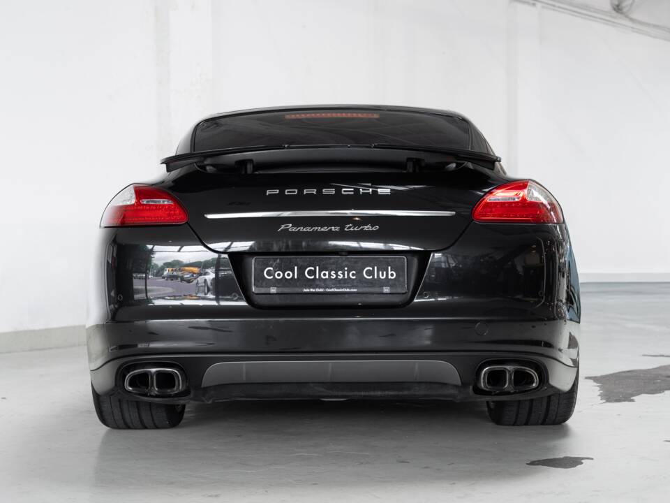 Image 7/31 of Porsche Panamera Turbo (2010)