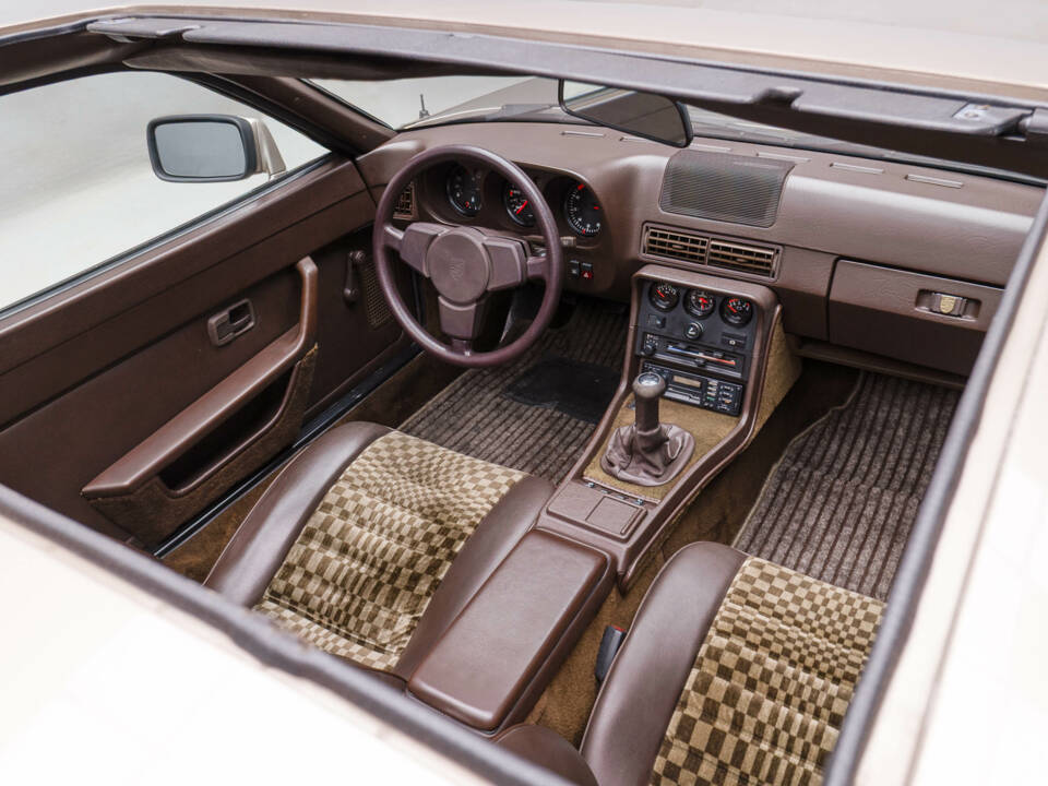 Image 13/44 de Porsche 924 (1983)