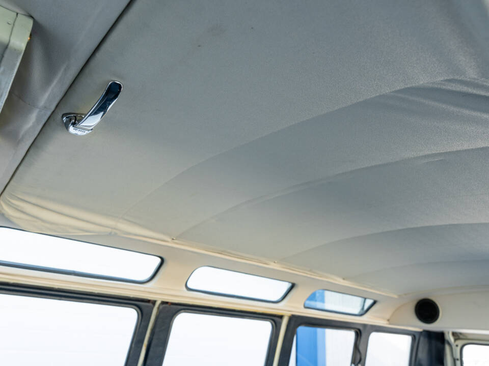 Image 60/89 of Volkswagen T1 Samba (1966)