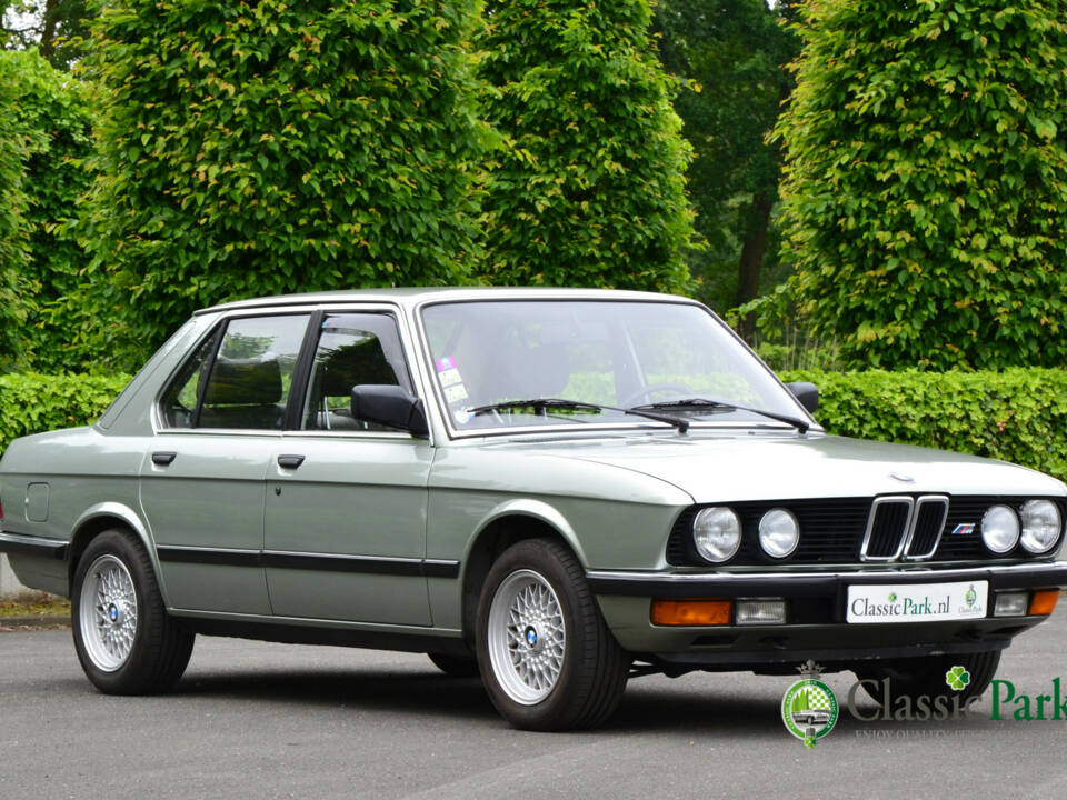 Image 7/50 of BMW 525i (1983)