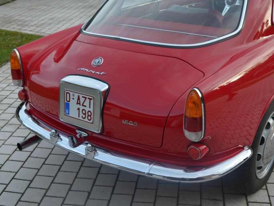 Image 5/19 of Alfa Romeo Giulia 1600 Sprint (1962)