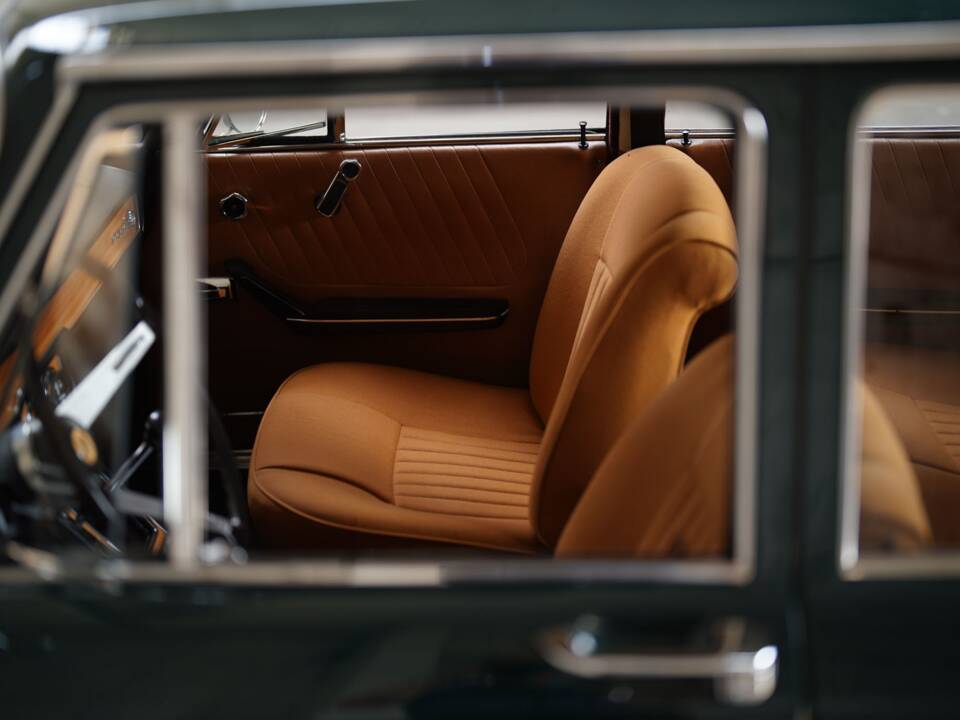 Image 49/83 of Alfa Romeo 1750 Berlina (1970)