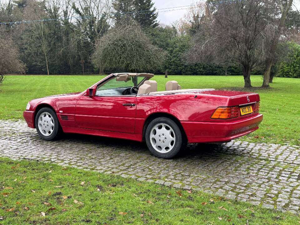 Image 18/30 of Mercedes-Benz SL 280 (1994)