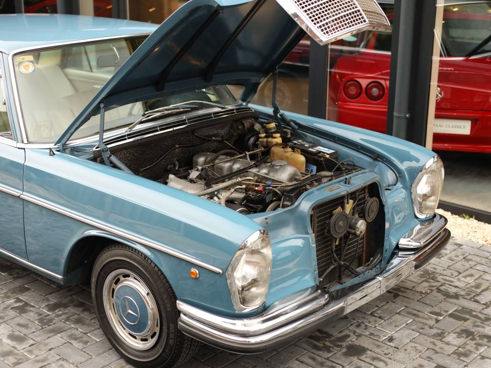 Afbeelding 14/76 van Mercedes-Benz 280 SE (1968)