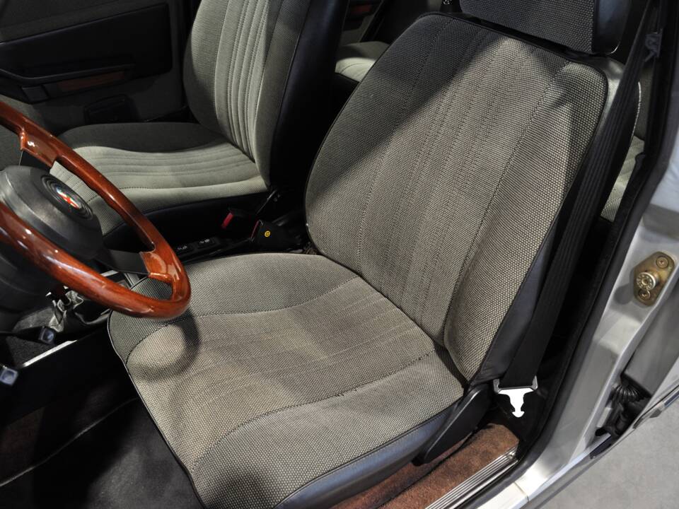 Image 20/49 of Alfa Romeo Alfetta 2.0 (1983)