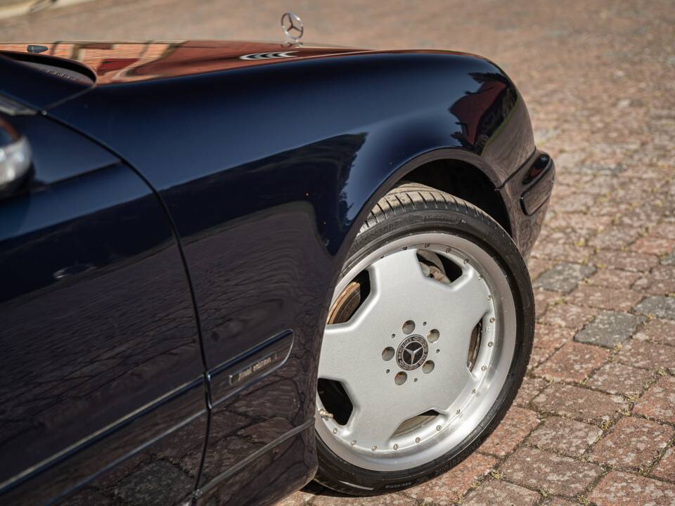 Bild 5/61 von Mercedes-Benz CLK 320 (2002)