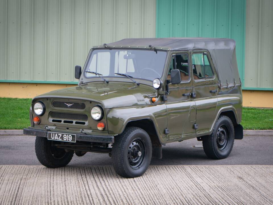 Image 2/35 of UAZ 31512 (2003)