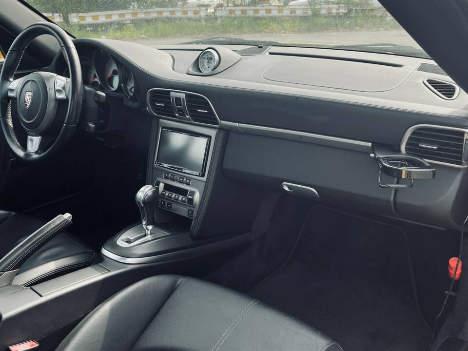 Image 22/53 of Porsche 911 Turbo (2007)