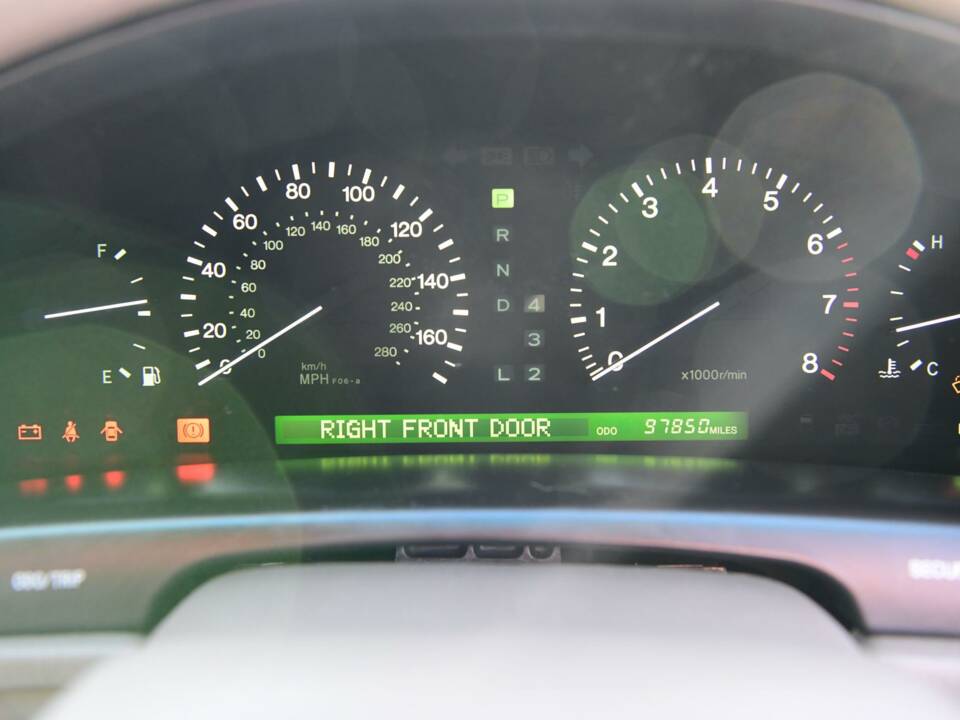 Afbeelding 47/50 van Lexus LS 400 (1998)