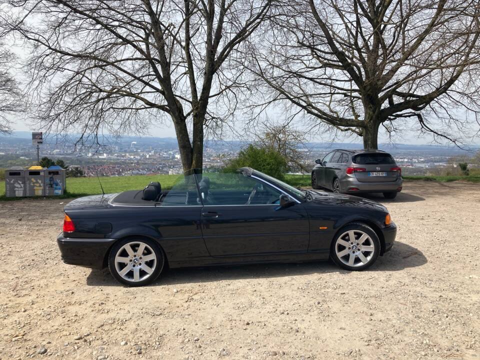 Immagine 2/7 di BMW 323Ci (2000)