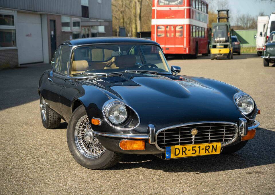 Image 8/8 de Jaguar Type E V12 (2+2) (1973)