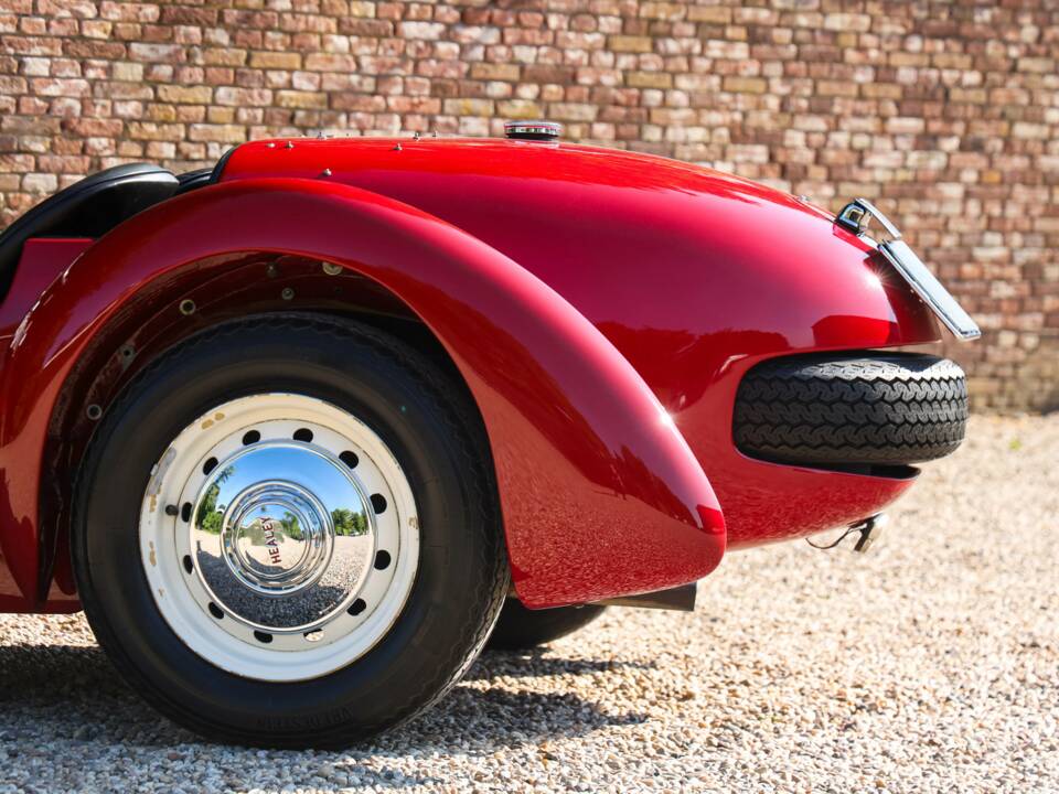 Image 36/50 of Healey Silverstone (1950)