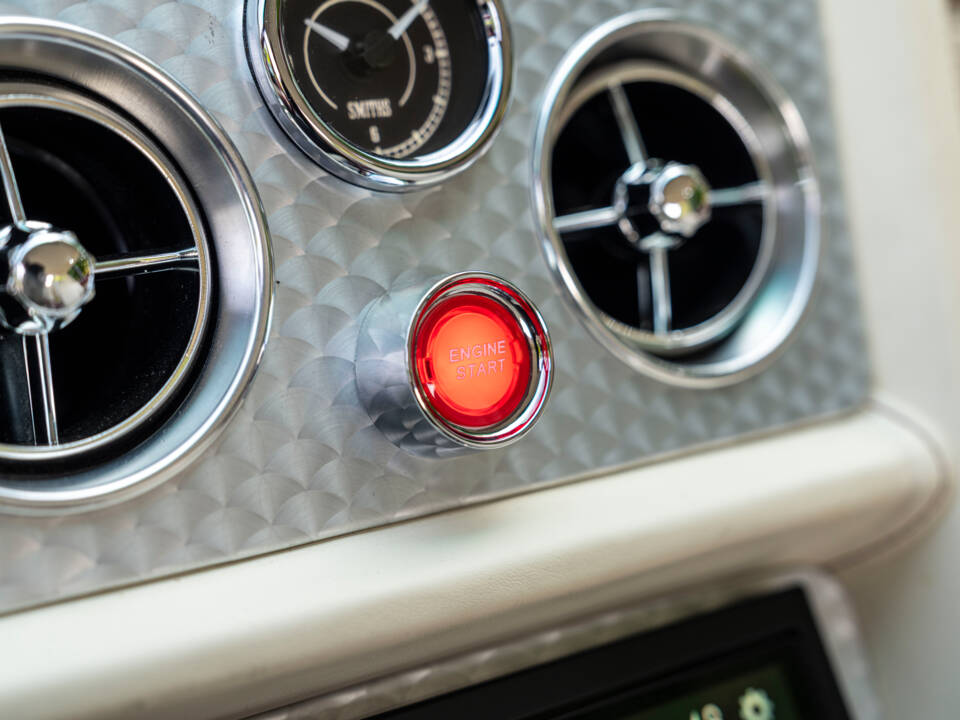 Image 21/34 of Jensen Interceptor MK III (1972)