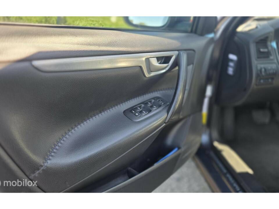 Bild 17/34 von Volvo XC70 2.5T AWD (2006)