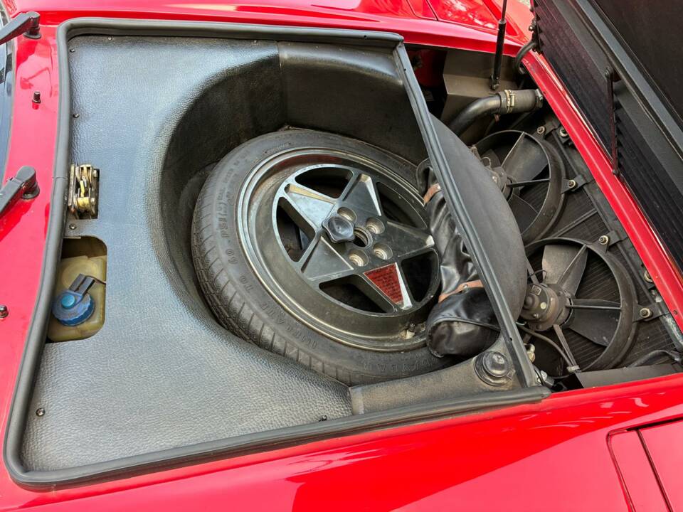 Image 23/51 of Ferrari 208 GTS Turbo (1987)