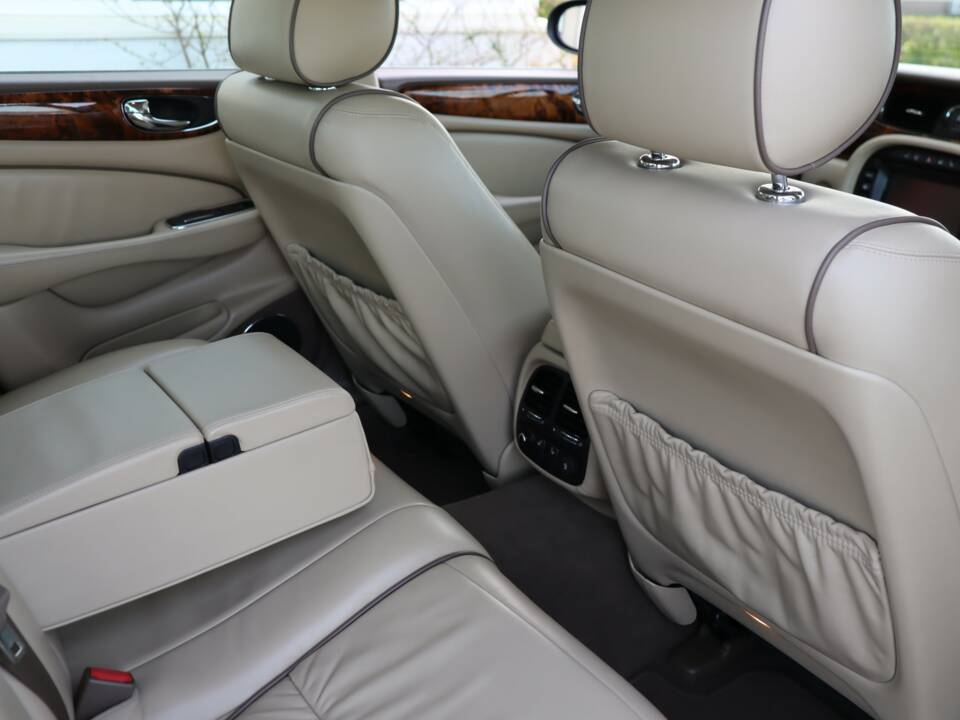 Imagen 19/50 de Jaguar XJ 8 4.2 (2006)