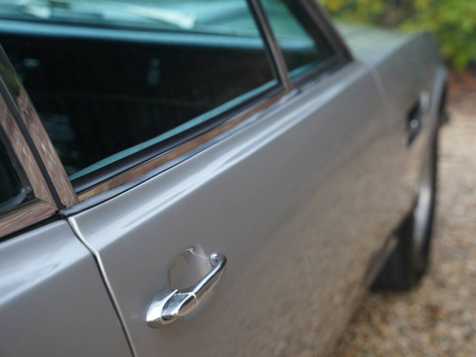 Bild 24/50 von Aston Martin V8 (1974)