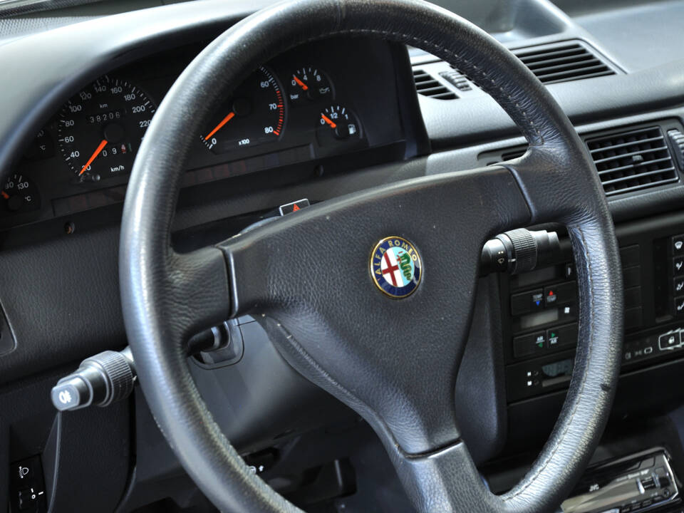 Image 19/37 of Alfa Romeo 155 Twin Spark 2.0 (1992)