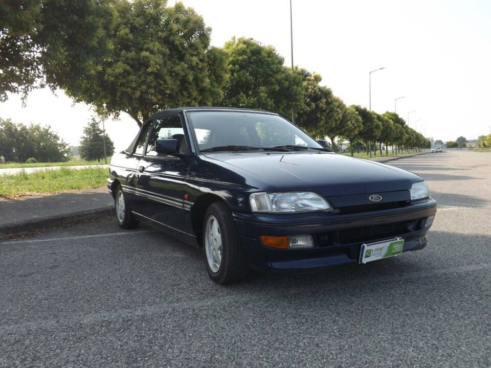 Bild 36/50 von Ford Escort 1.8 16v (1992)