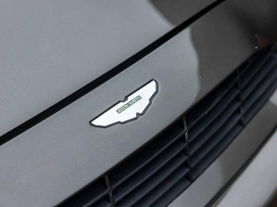 Image 16/50 de Aston Martin DB 7 Vantage Volante (2000)