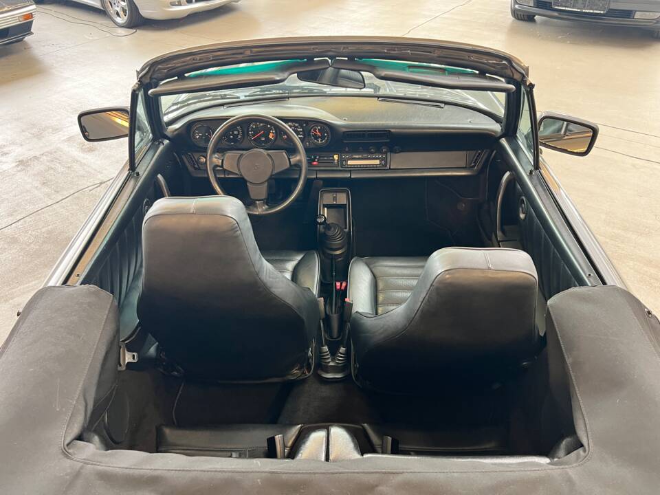 Image 57/71 de Porsche 911 SC 3.0 (1983)