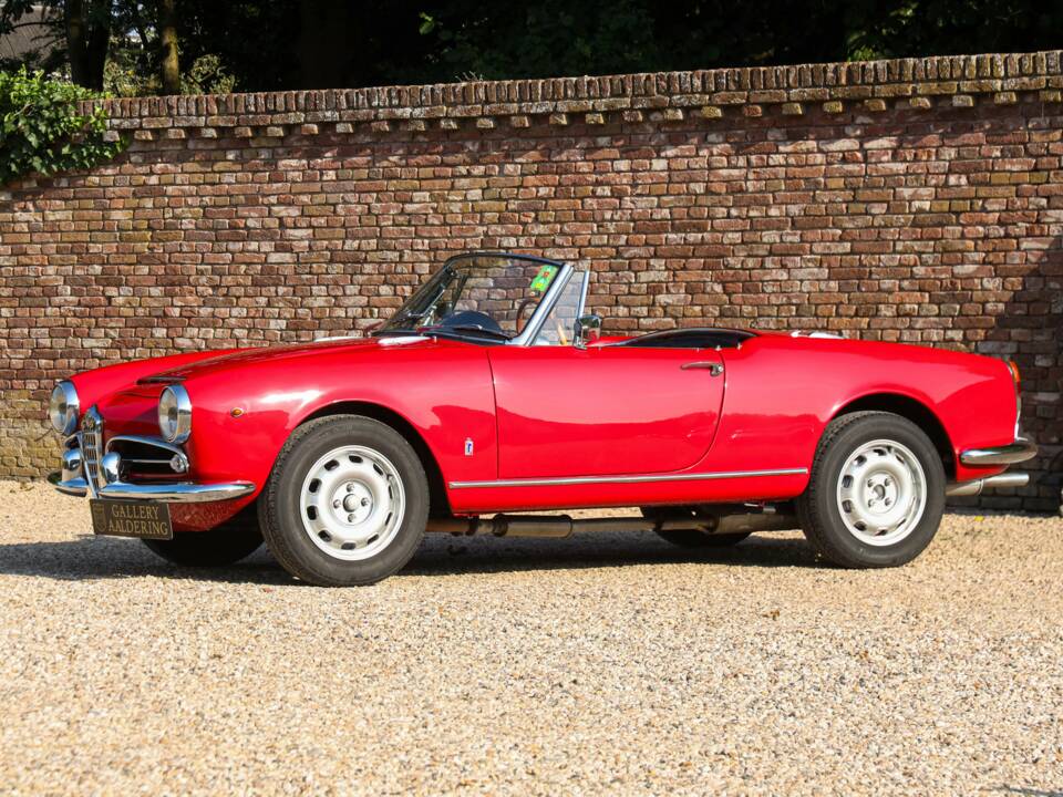 Image 35/50 of Alfa Romeo Giulia 1600 Spider (1963)