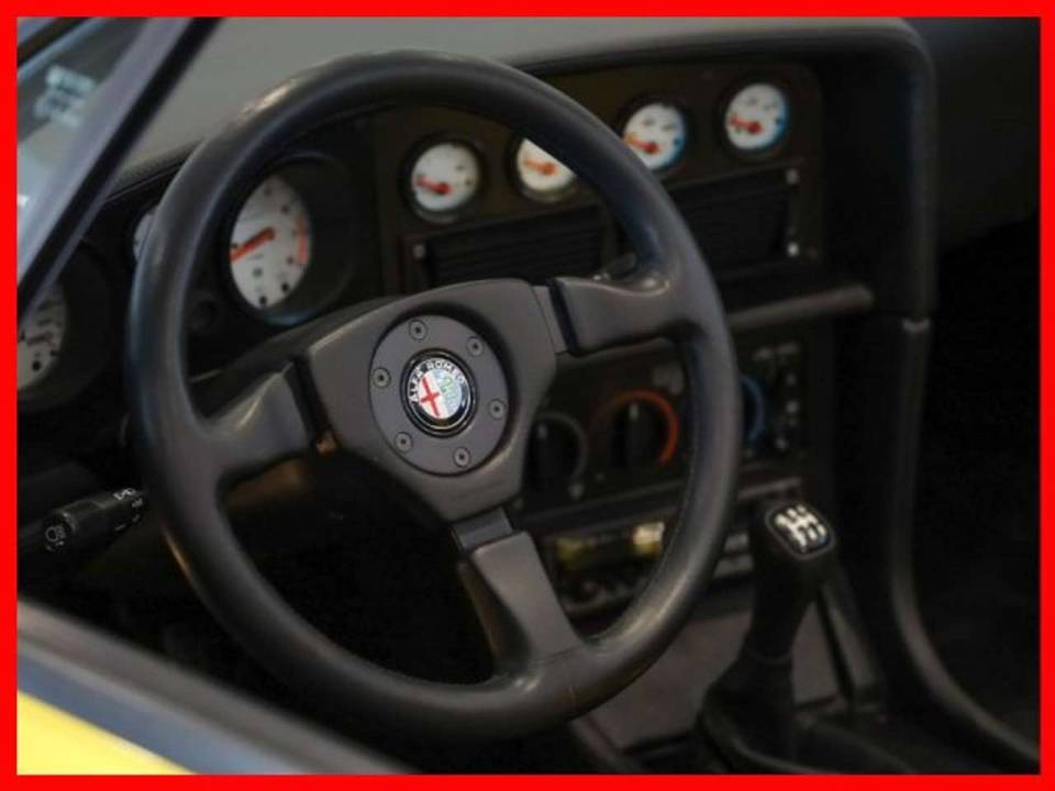 Image 12/15 of Alfa Romeo RZ (1997)