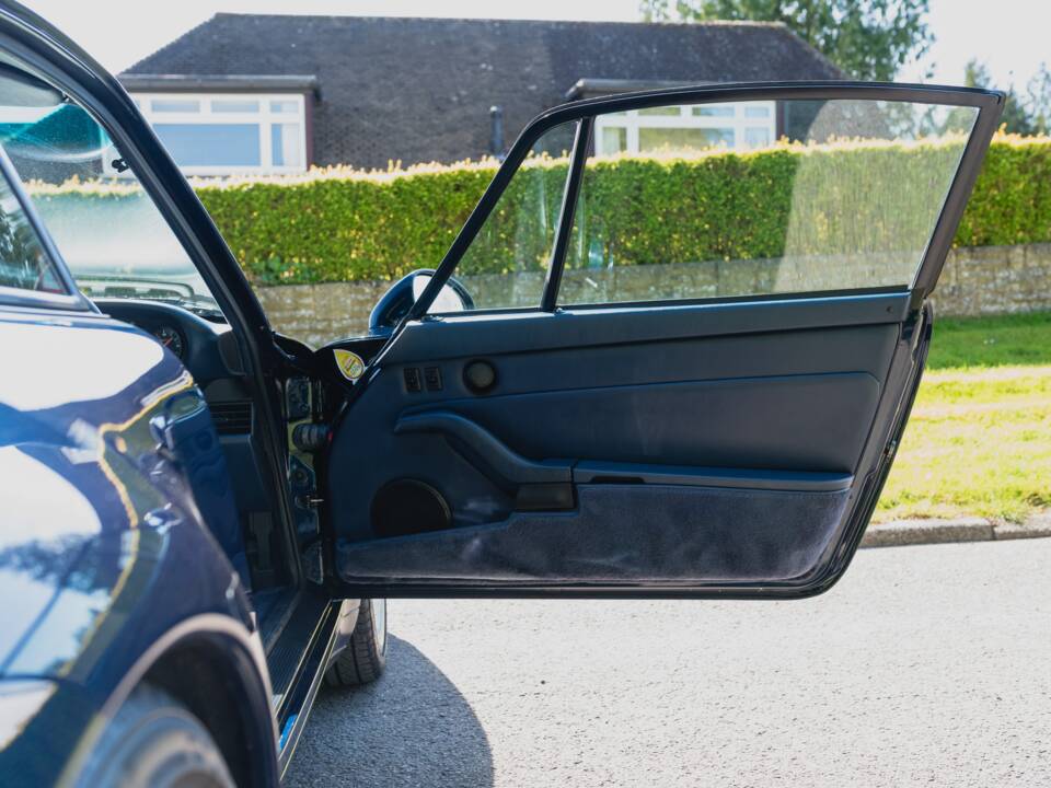 Image 43/52 of Porsche 911 Carrera 4 (1997)